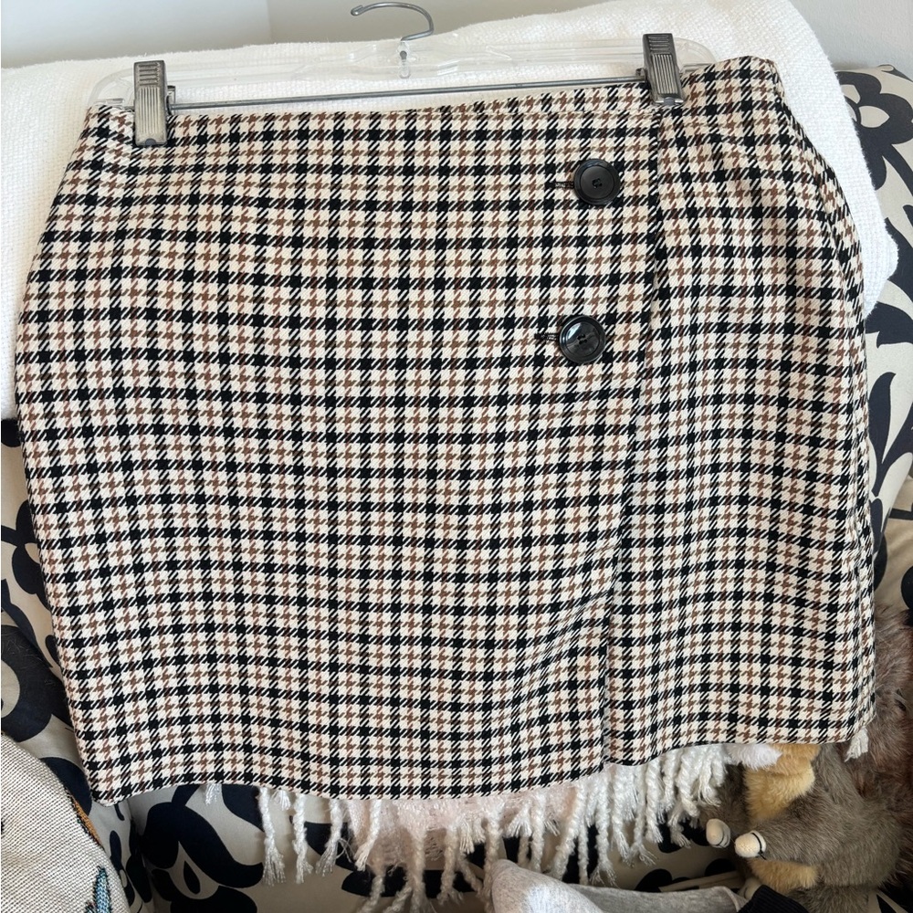 Chic Houndstooth Skirt